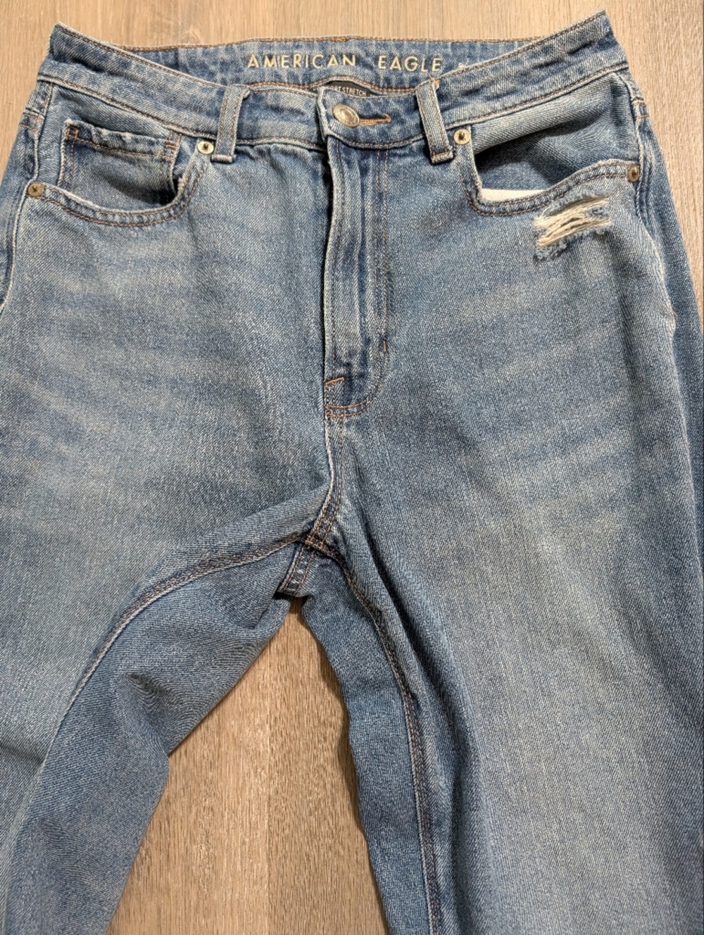 American Eagle Outfitters Blue Distressed Mom Jeans - 2 - Preloved - Picture 5 of 7
